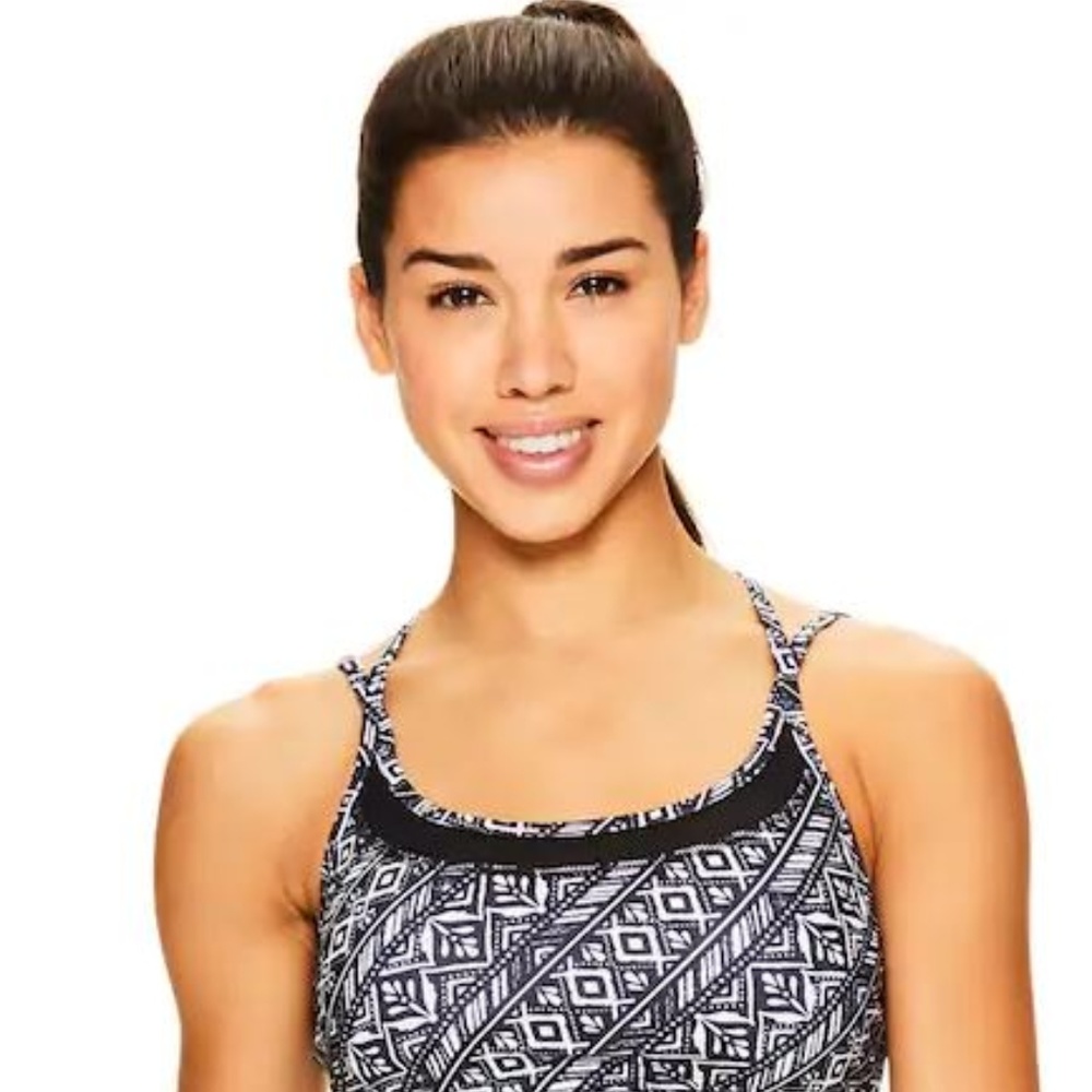 Gaiam Bra: Shine Wire-Free Low-Impact Yoga Sports